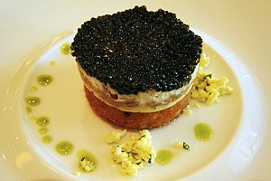 Bánh Mì Đen Và Trứng Cá Caviar