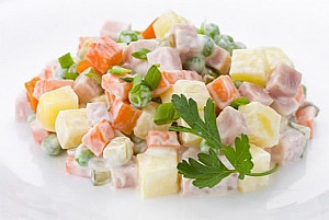Tìm Hiểu Nguồn Gốc Món Salad Nga Olivier