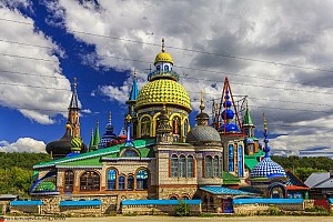 Universal Temple – Ngôi đền của tất cả tôn giáo của du lịch Nga
