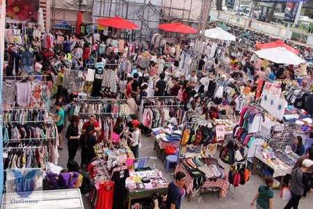 Chợ Nga “sầm uất”giữa thành phố Hồ Chí Minh