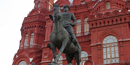 Tượng đài tướng Zhukov trên quảng trường Đỏ
